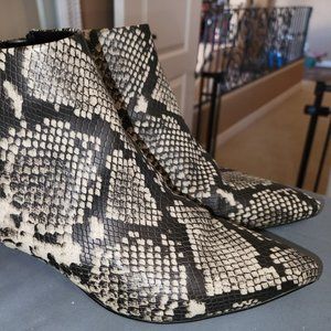 Circus by Sam Edelman Snakeskin Booties Size 9